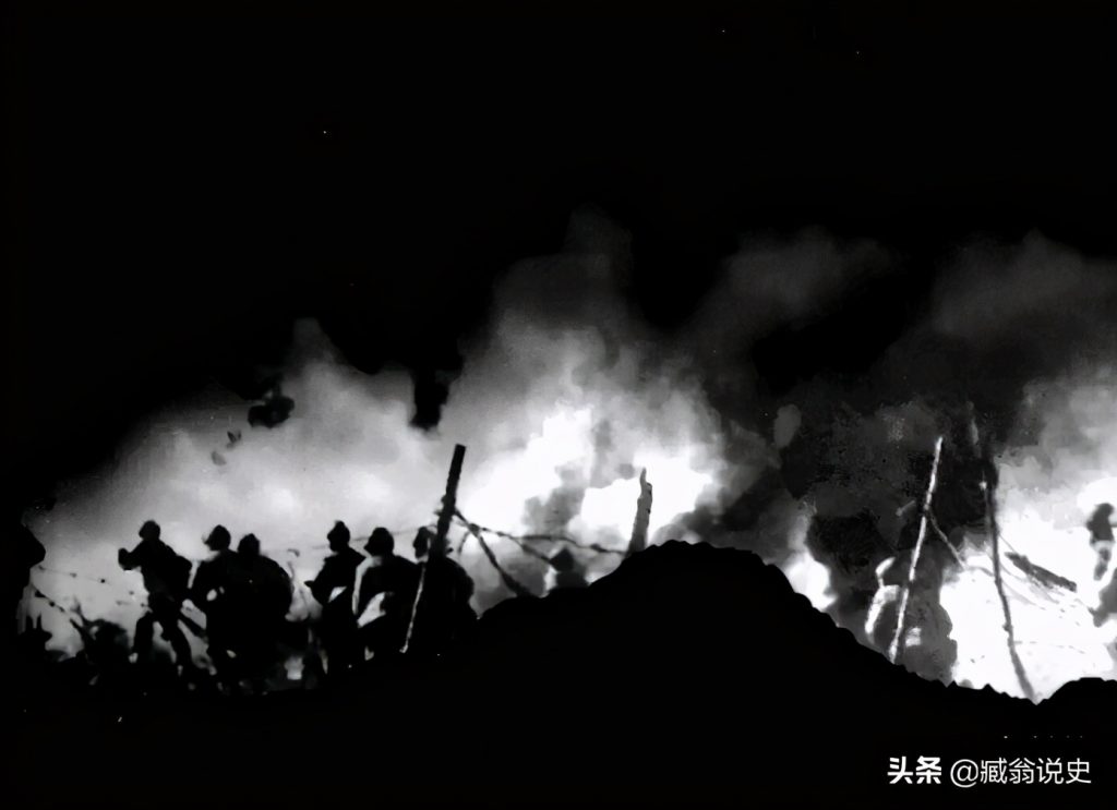 志愿軍在夜間發(fā)起對敵攻擊