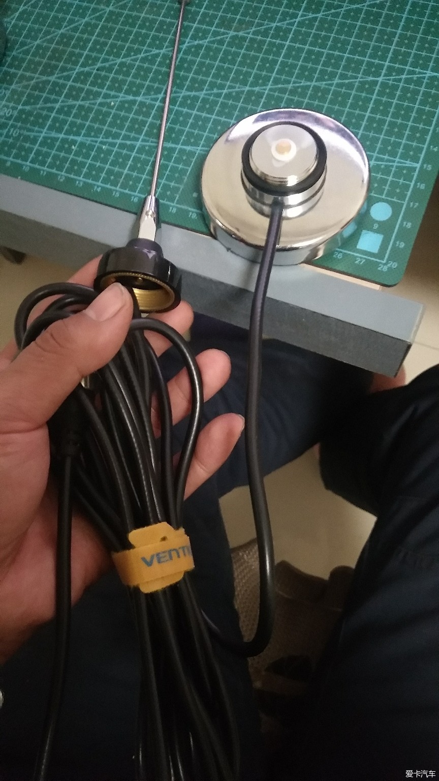 另辟蹊徑測測摩托羅拉的單極天線