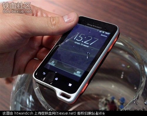 鐵血網(wǎng)提醒您:點擊可查看大圖 十大最“變態(tài)”軍用三防手機