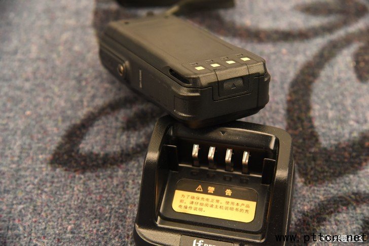 北峰DMR BF-TD511數(shù)字對講機(jī)