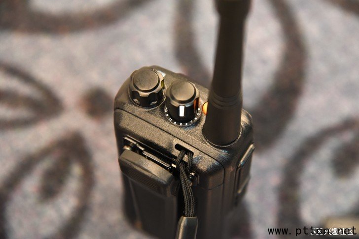 北峰DMR BF-TD511數(shù)字對講機(jī)